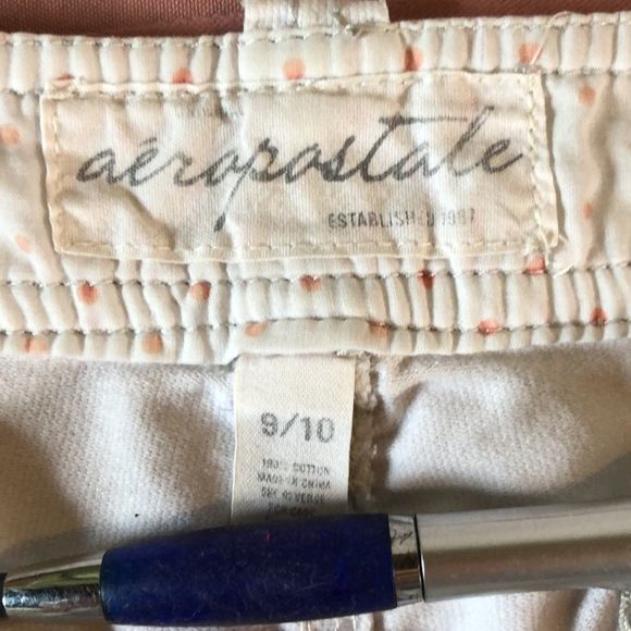 Aeropostale y2k low rise white shorts sz 9/10, 100% cotton, button down pockets - Picture 2 of 8